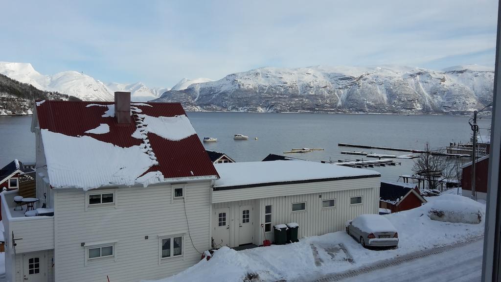 Lyngen Apartments Lyngseidet Quarto foto